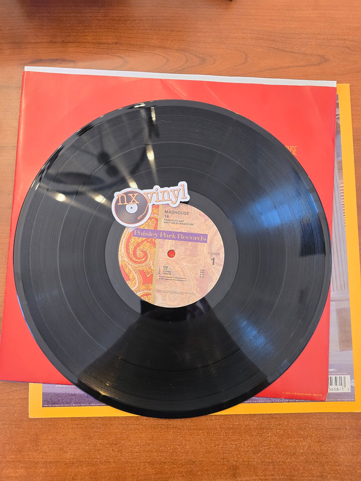 Madhouse - 16(New Directions in Garage Music) (jazz)