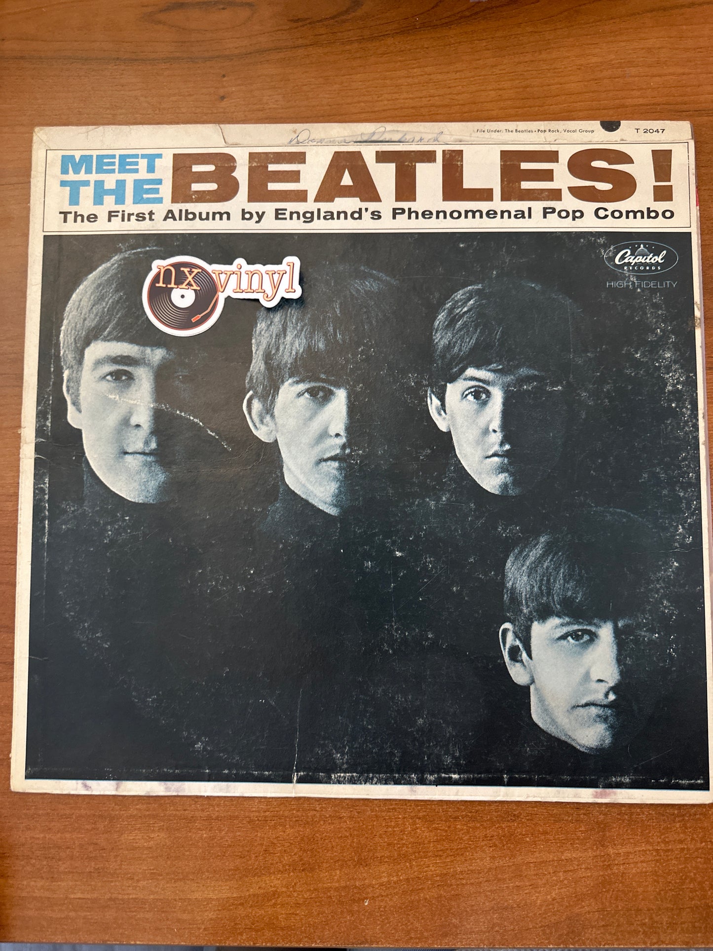 Meet The Beatles - The Beatles