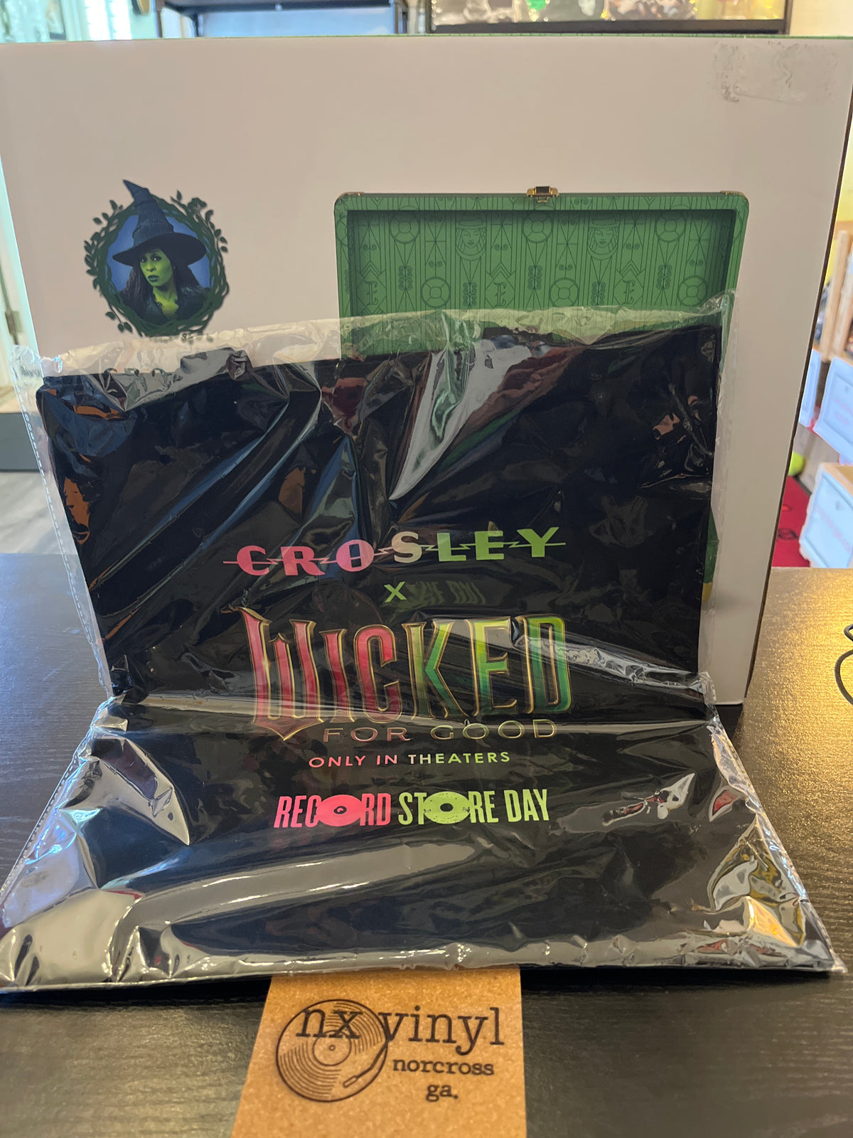 Wicked RSD Turntable CR8005F-PW Cruiser Plus - ELPHABA GREEN