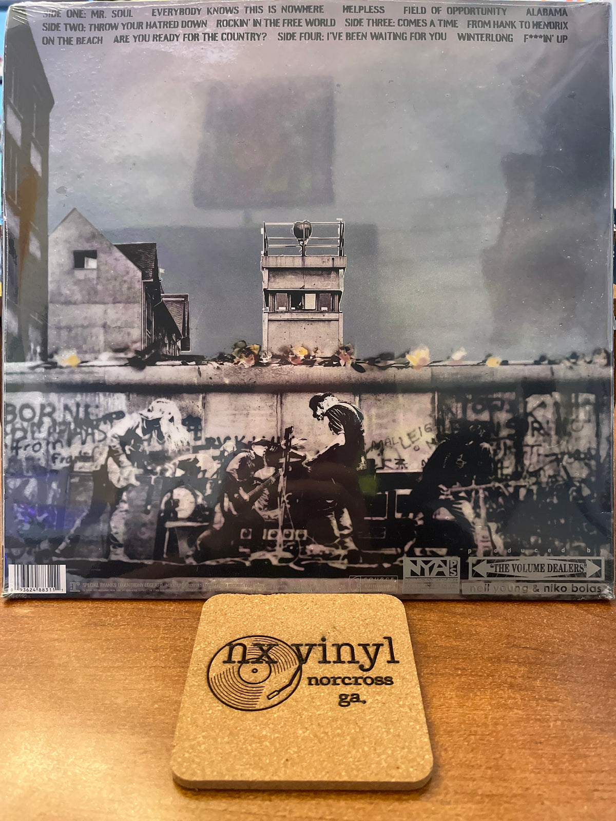 Neil Young + Promise Of The Real - Noise & Flowers